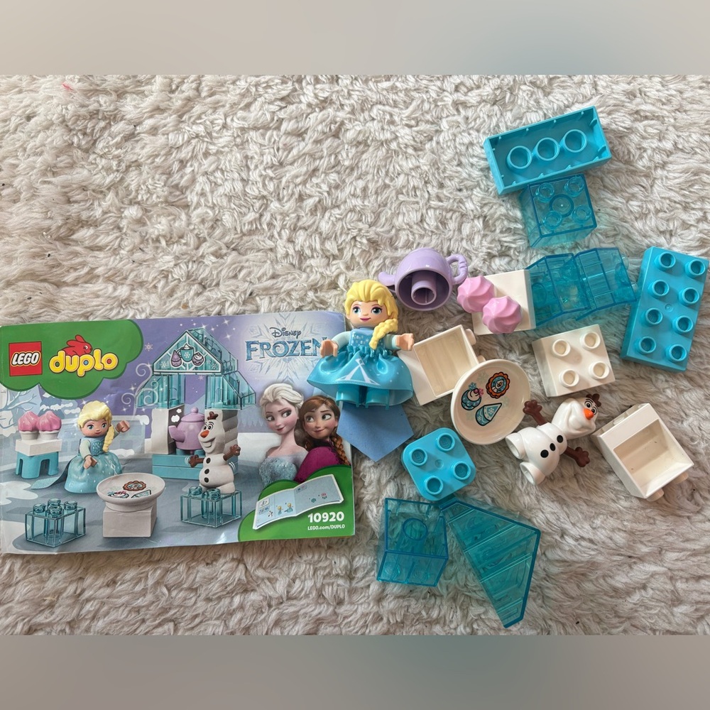 Lego Duplo Frozen Elsa & Olaf Playset - Blue, Teal, White & Purple